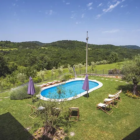 Traditionelle Istrische Mit Privatem Pool, Wlan, Trampolin Pazin