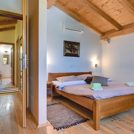 Traditionelle Istrische Mit Privatem Pool, Wlan, Trampolin Pazin