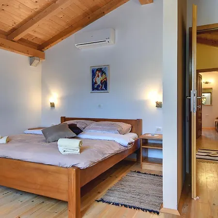 Traditionelle Istrische Mit Privatem Pool, Wlan, Trampolin *