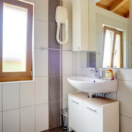 Semesterbostad Traditionelle Istrische Mit Privatem Pool, Wlan, Trampolin Pazin
